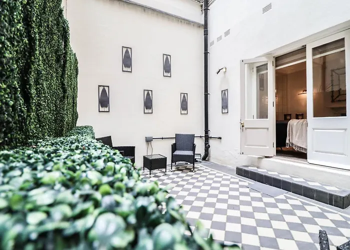 Elegant One-Bedroom! Kensington Flat With Patio