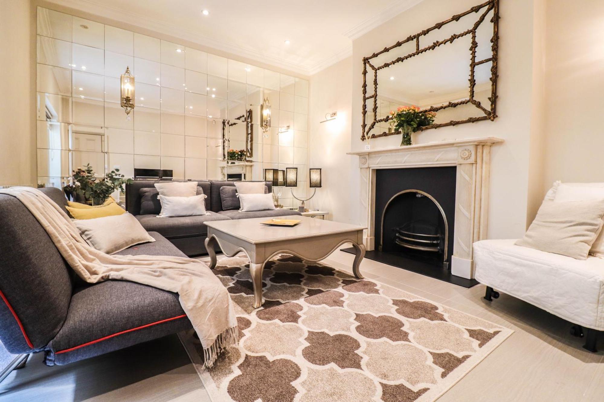 Elegant One-bedroom! Kensington Flat With Patio Londres