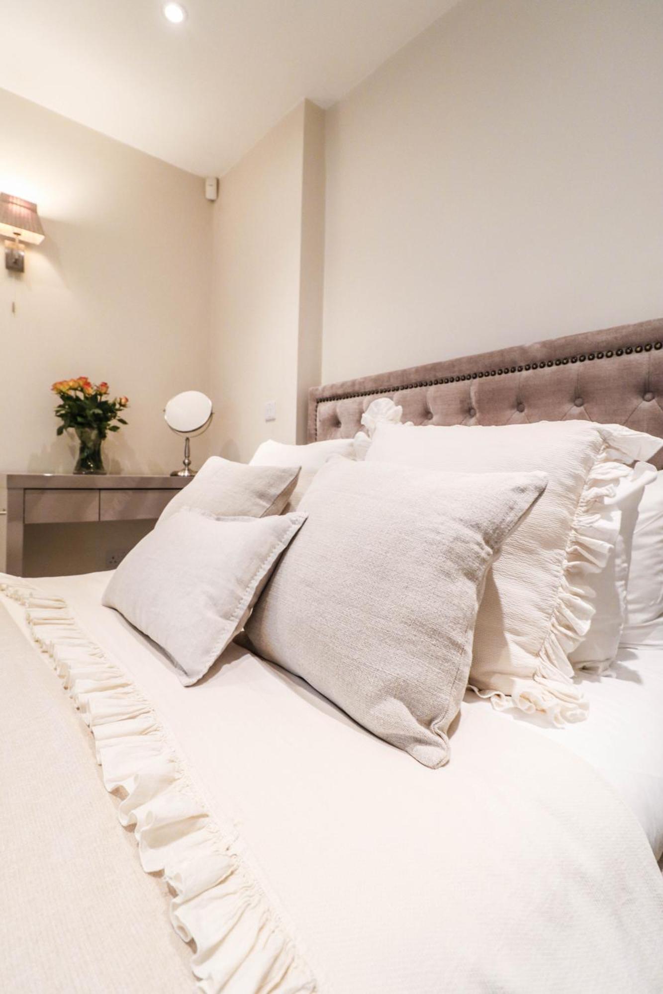 Elegant One-bedroom! Kensington Flat With Patio