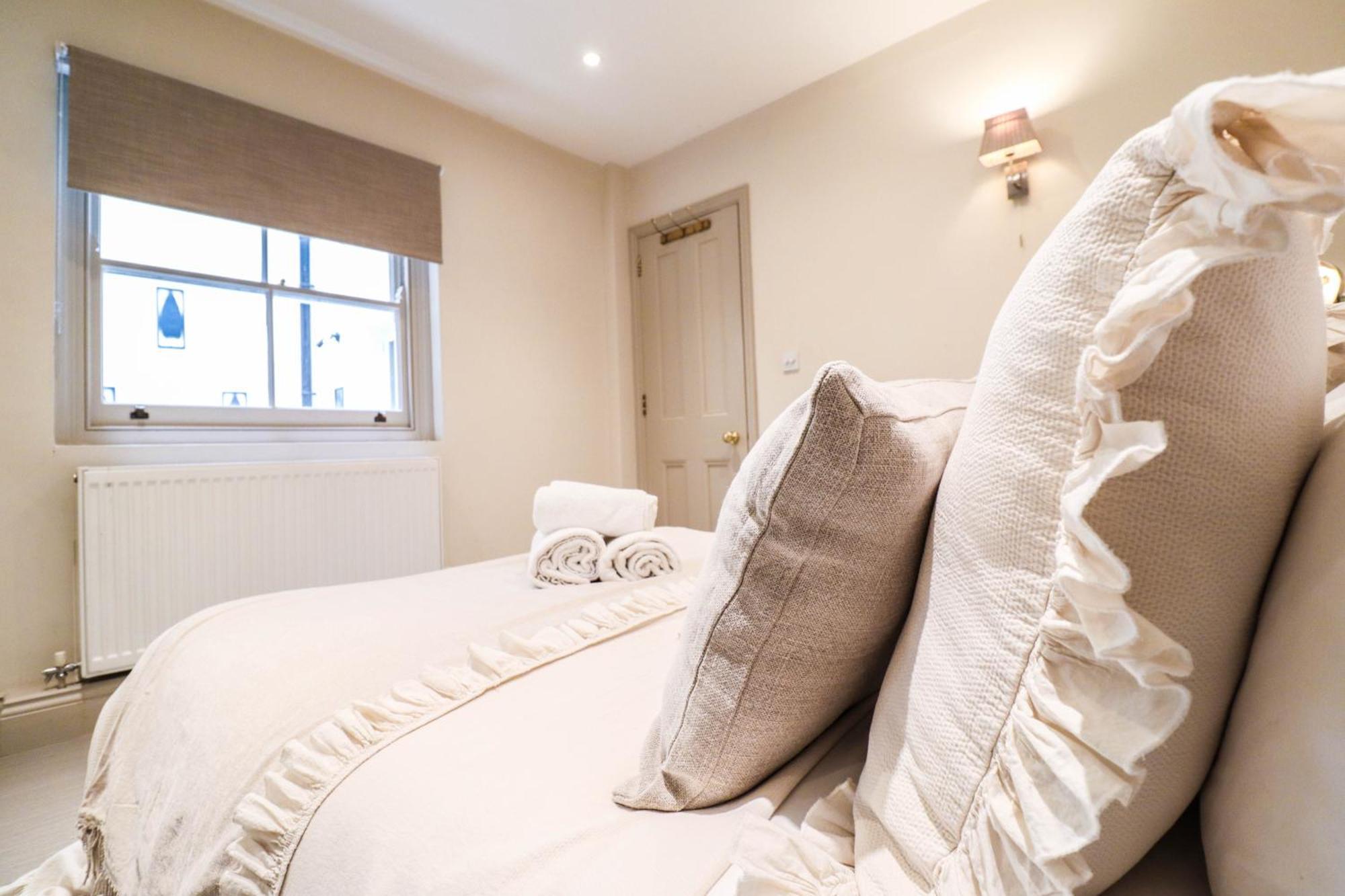 Elegant One-bedroom! Kensington Flat With Patio Apartamento