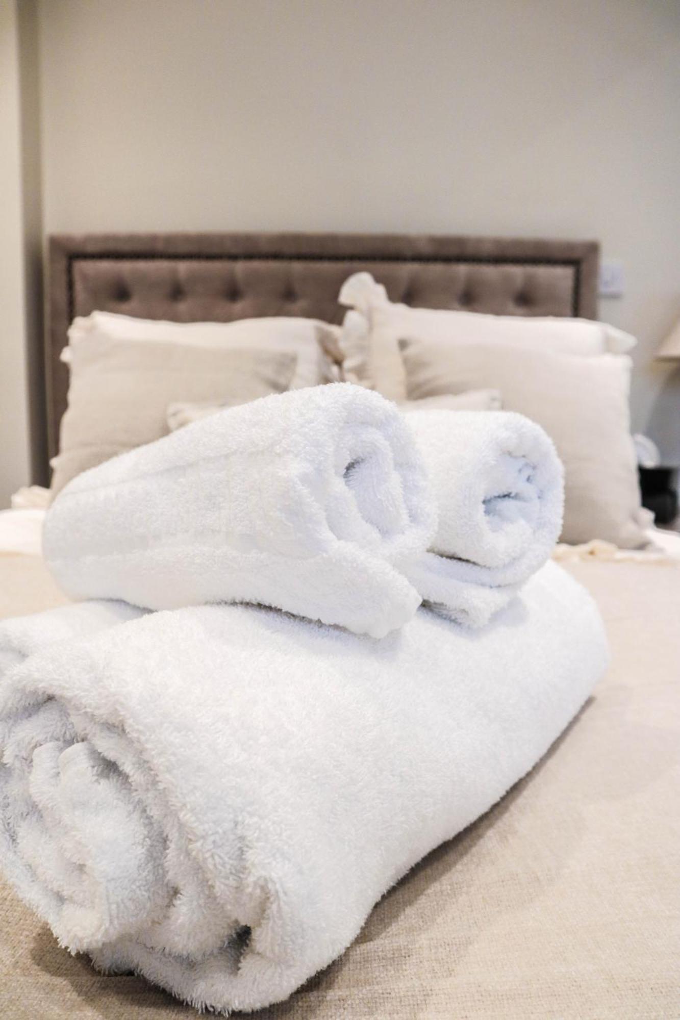 Elegant One-bedroom! Kensington Flat With Patio *