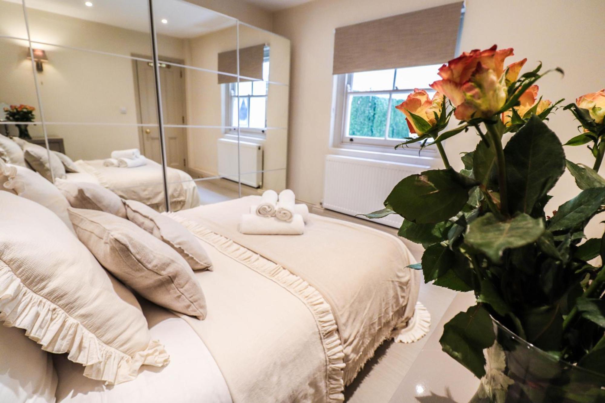 Elegant One-bedroom! Kensington Flat With Patio